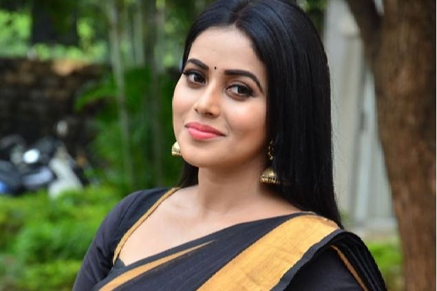 Actress Poorna revealed how a gang cheated 