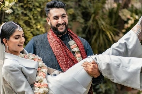 Indian woman appeared with non traditional attire in her wedding 