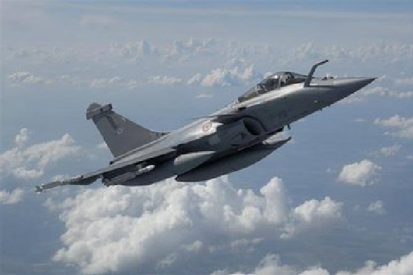 Indian Rafale jet fighters roars over Laddakh sky