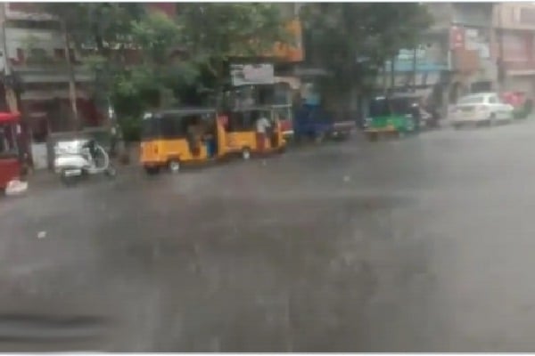 Rain lashes some places in Hyderabad