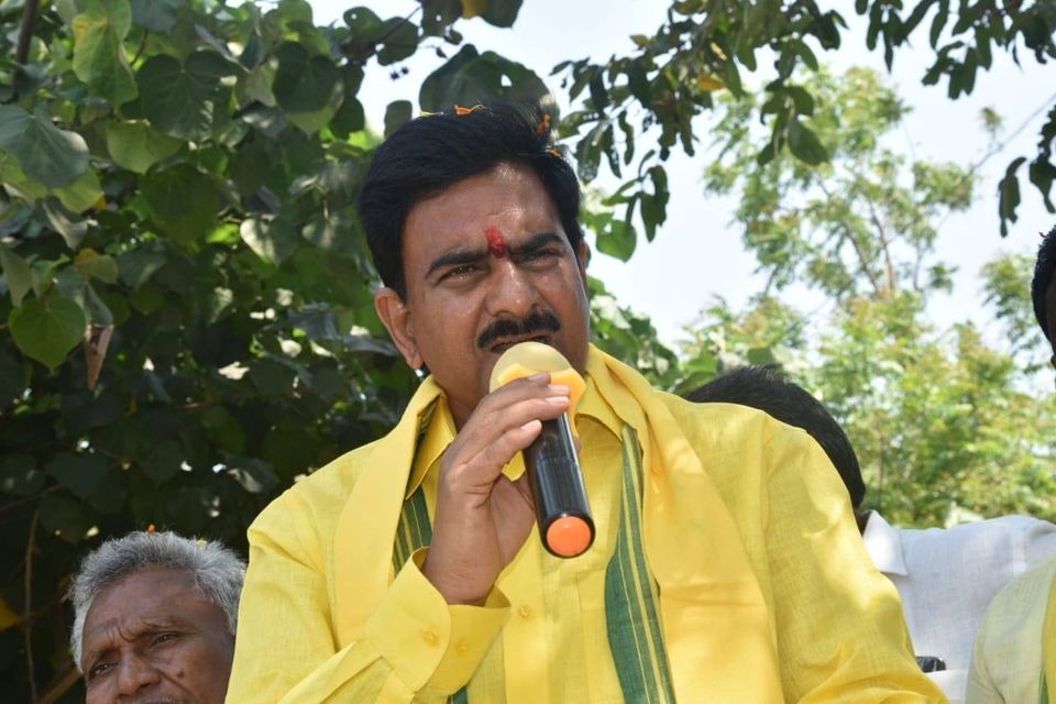 Devineni Uma asks CM Jagan that he have any guts to go for CBI enquiry into recent incidents