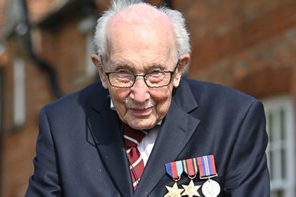 Britain Covid Hero Tom Moore Died with Corona on 100