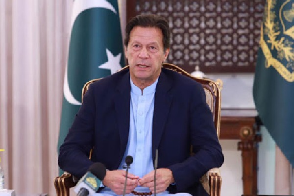 Imran Khan Slams Nawaz Sharif For Accusing Army Chief Of Rigging Polls