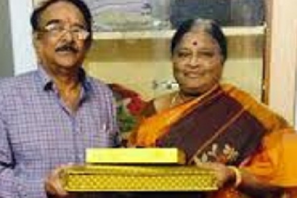 Paruchuri Venkateshwararao Wife Died after Heart Attack
