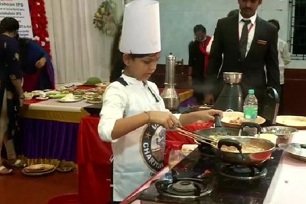 Tamilnadu Girl Cooks 46 Dishes in 58 Minutes