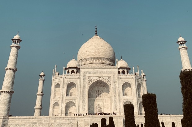 Taj Mahal shaked with thunder bolts