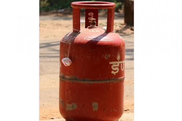 Non Subsidised Cooking Gas Costlier By Up To Rs 37 Cylinder In Metros