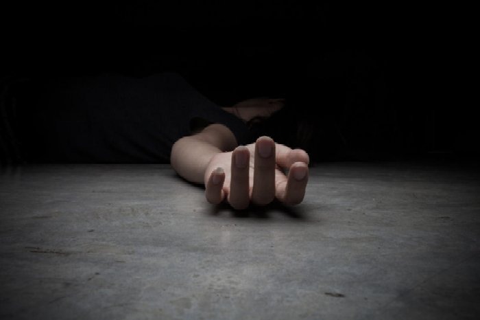 IRS Officer suicided in his car in Delhi