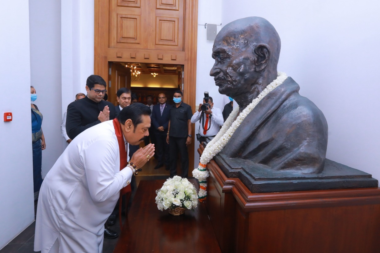 Sri Lankan prime minister Mahinda Rajapaksa pays tributes to Mahatma Gandhi on his birth anniversary