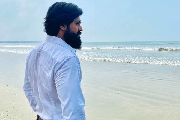 Hero Yash joins KGF Chapter two shooting today