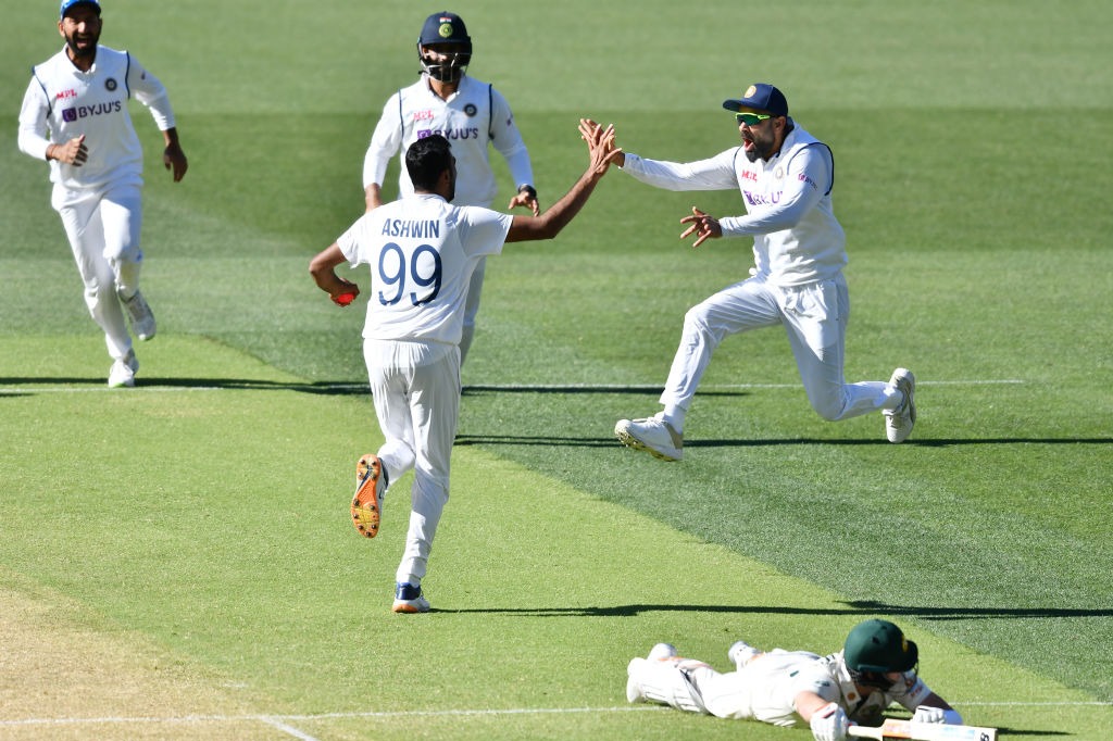 Ashwin rattles Aussies batting lineup 