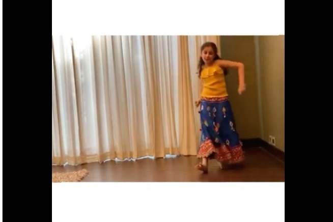 sitara dances on  her father mahesh babu movie