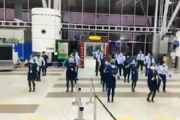 Indigo staff dances for Allu Arjun song Butta Bomma in Vizag airport