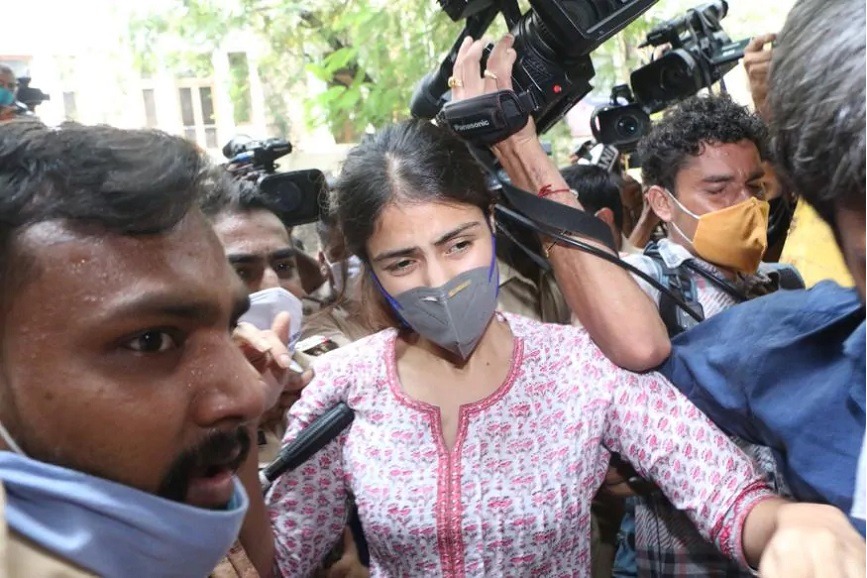 NCB to Give Notices to Deepika Rakul Sara in Drugs Case