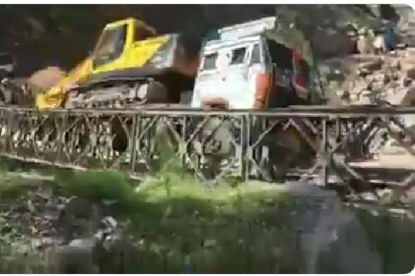 Bridge collapsed near Indo China border