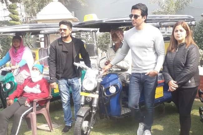 Bollywood Actor Sonu Sood gave relief to needy 