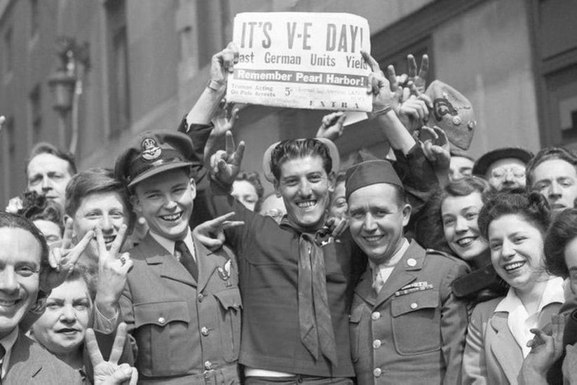 Britain commemorates 75th anniversary of World War II end