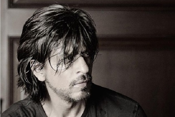 Photo Of Shah Rukh Khans home Covered With Plastic Goes Viral