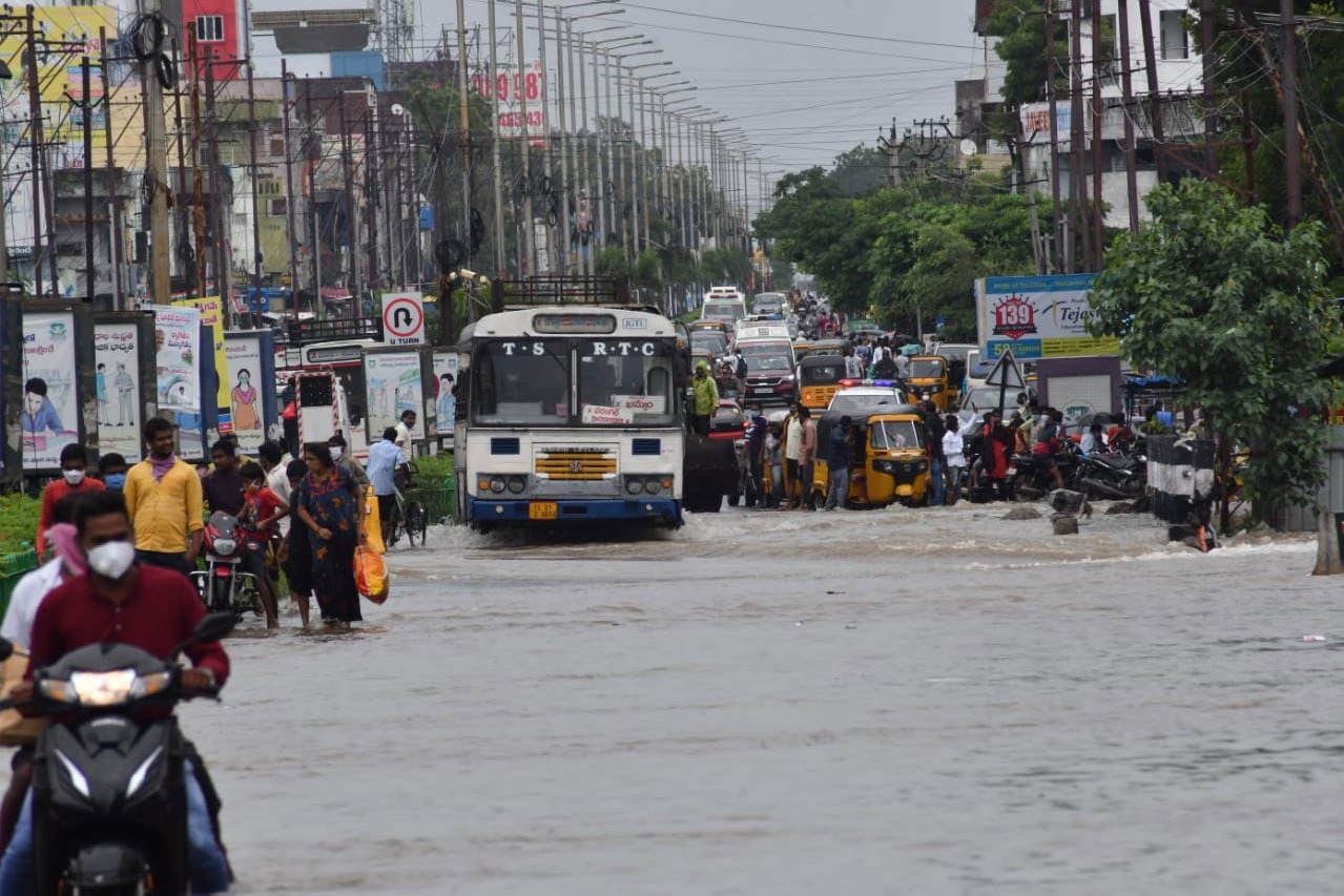 Heavy Rains in warangal and karimnagar district