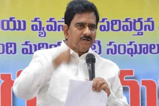 Devineni Uma says CM Jagan does not know what to do after PUBG ban