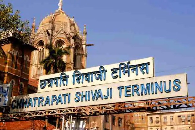 Special train trolley derails from Chhatrapati Shivaji Maharaj Terminus 