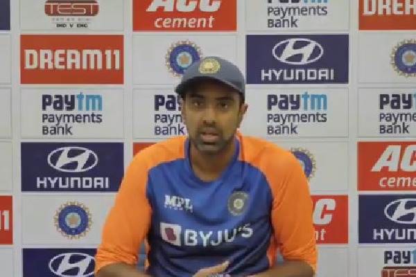 Ashwin says he has never seen comments by either Ravishastri or Sunil Gavaskar on foreign pitches 
