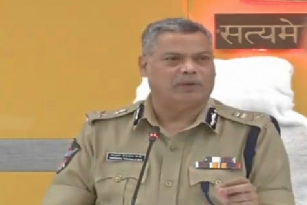 Police commissioner explains Vijayawada gangwar