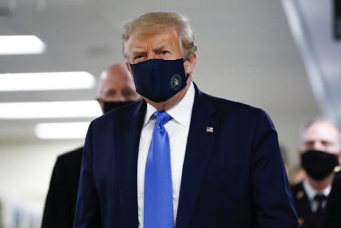 Trump makes comments on wearing a mask to prevent corona