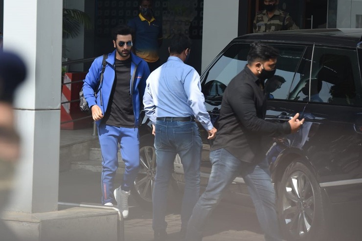 Ranbir Wore A Pricey Pair Of White Sneakers With Heels 