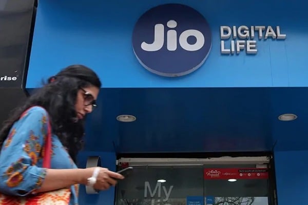 Jio To Release 10 Crores Low Cost Phones by December
