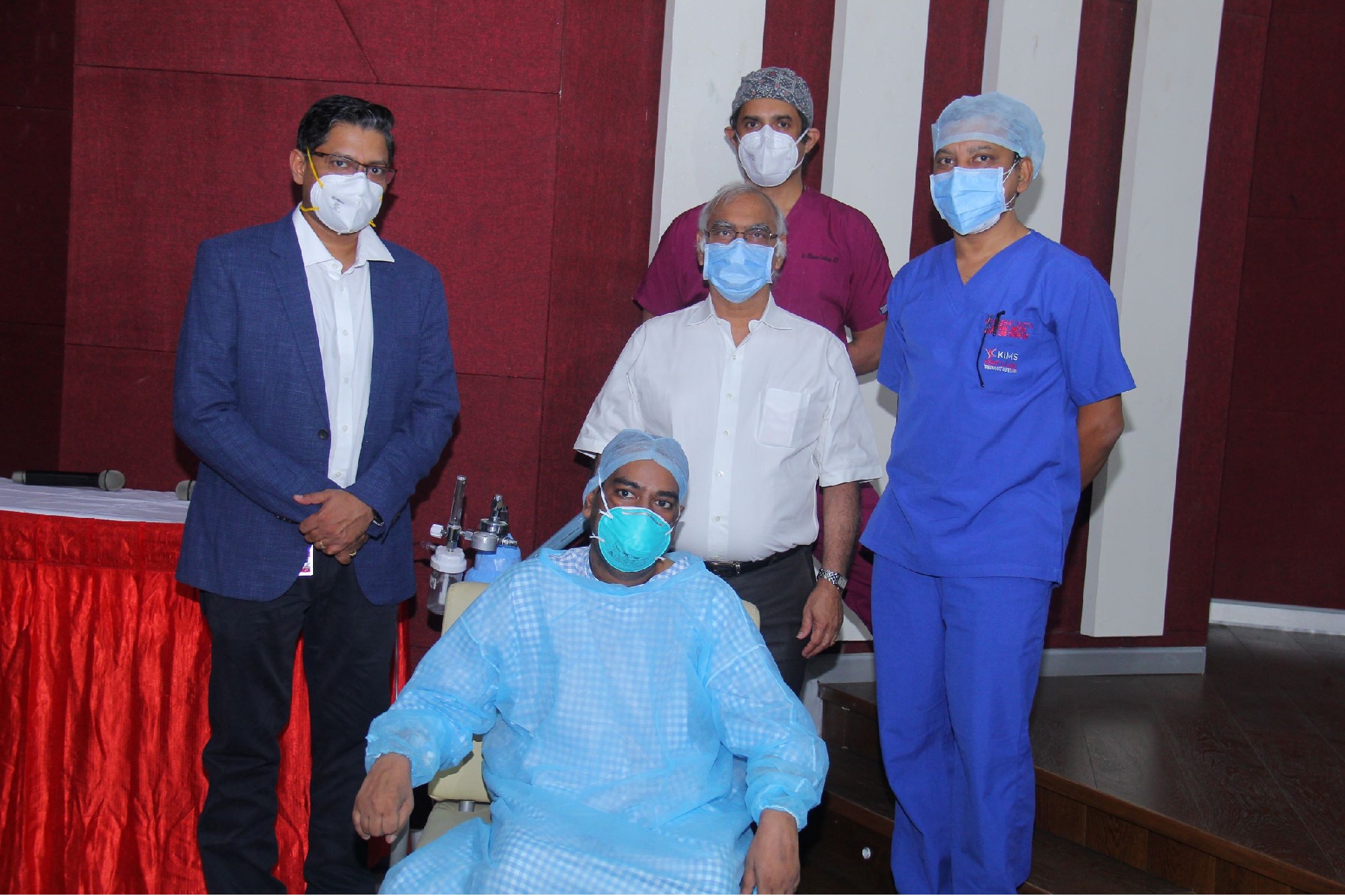 Hyderabad KIMS doctors transplanted two lungs in a corona infected patient 