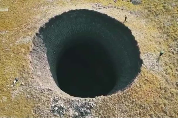 Another huge hole founded in Siberia 