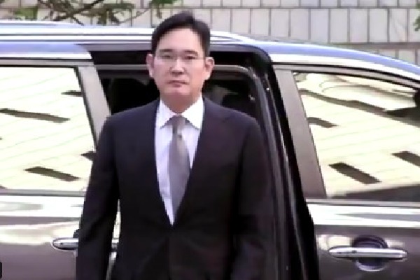 Court decides two and half years prison term for Samsung heir