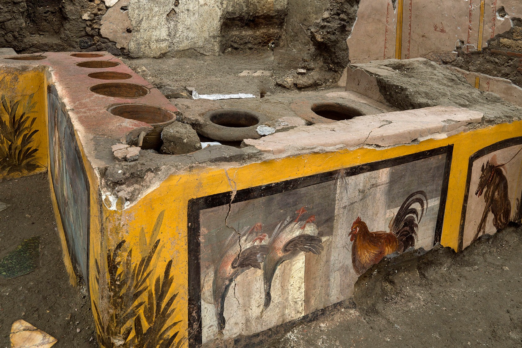 2000 Year Old Roman Era Equivalent Of Fast Food Stall Unearthed In Italy