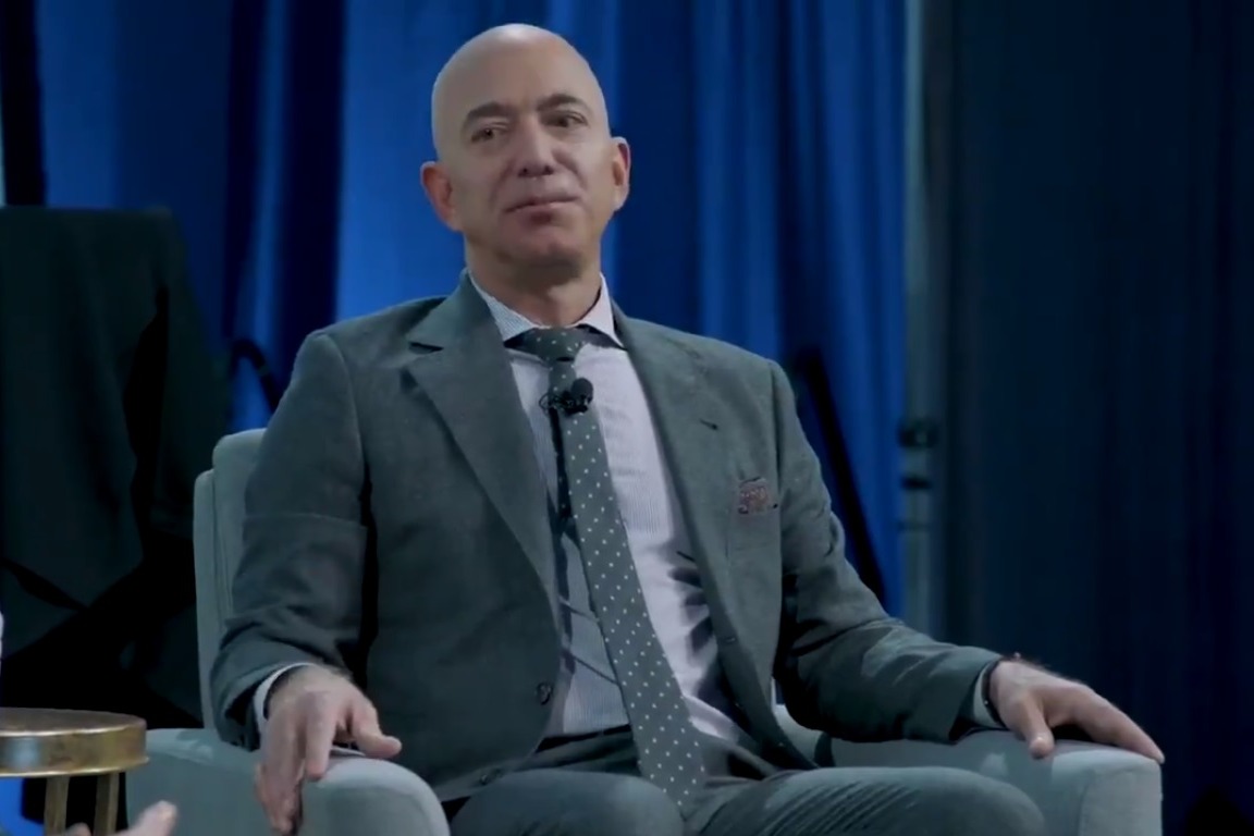 Jeff Bezos seeks 2 million Dollar in legal fees from girlfriends brother