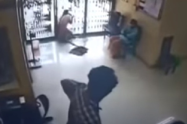 Kerala Women Crash into Glass Door in a Bank dies in Hospital