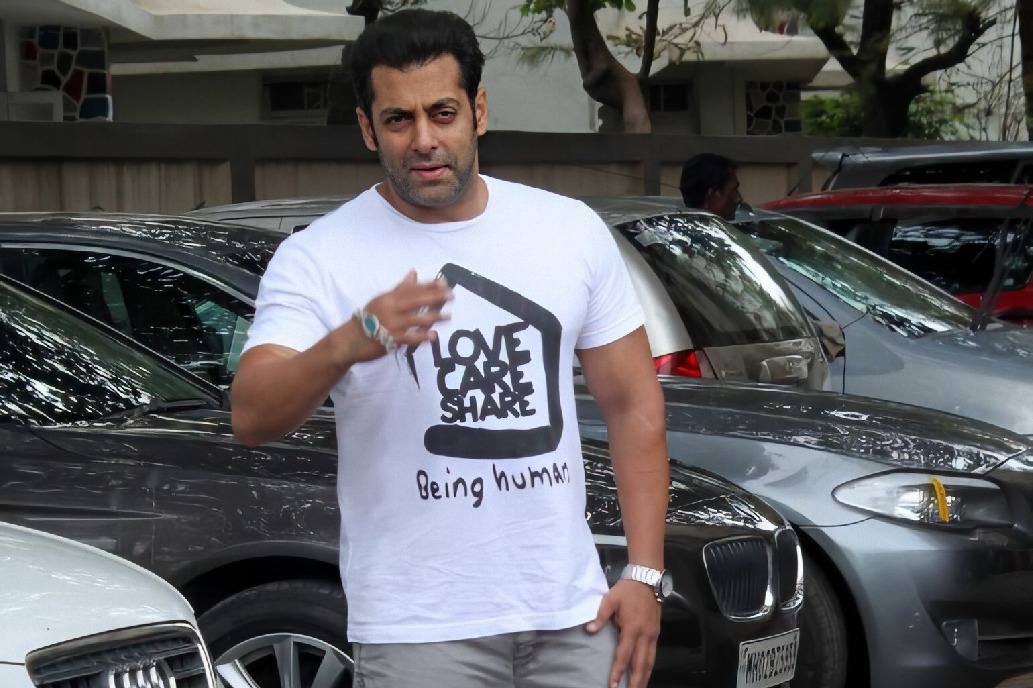 Salman Khan urges fans do not come to his apartment 