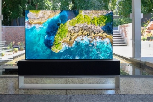 LG Release OLED Rolable Smart TV