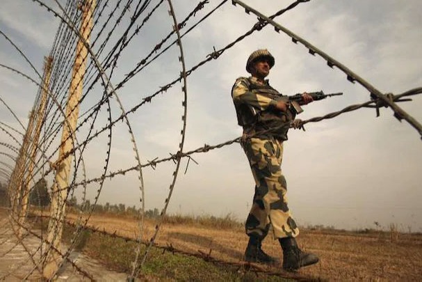 Rajasthan boy mistakenly cross indian border and entered in pak