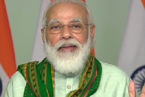 modi speaks with new ips officers 