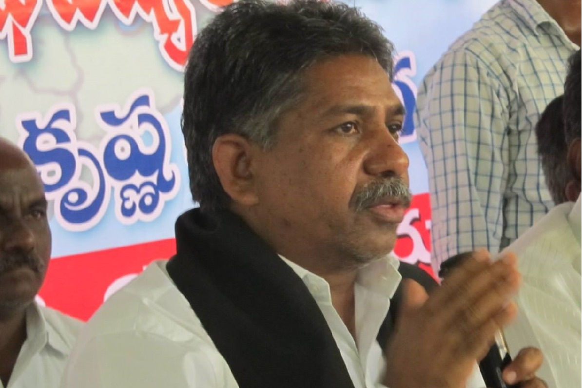 Manda Krishna demands legal action on CI Pratap Reddy