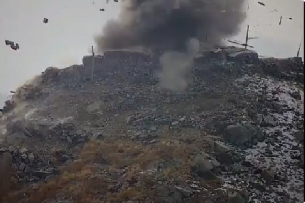 Indian army destroys Pakistan bunkers across LOC