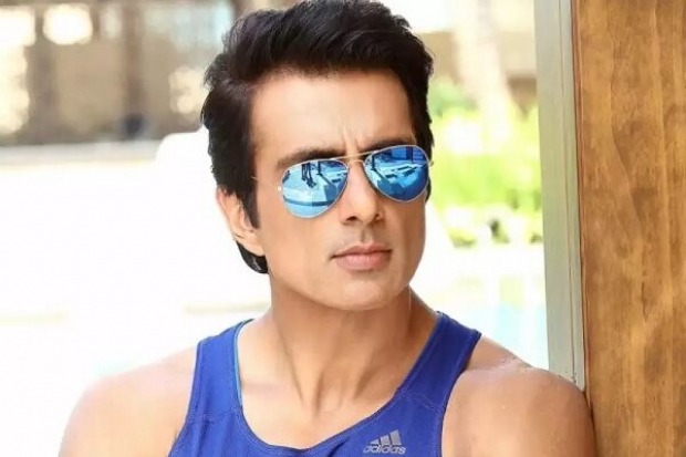 Sonu Sood stopped at railway station from meeting Migrants