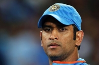 Dhoni felicitated by Kapil Dev at innings break during third ODI