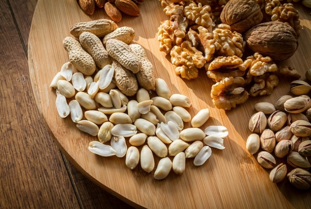Eating nuts may cut risk of colon cancer