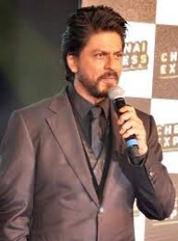 SRK reaches Delhi by train, calls fan's death 'unfortunate'