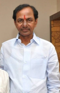 KCR hosts for Kerala CM; both exchange views on various issues 