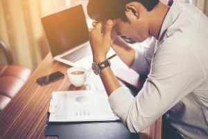 How can employers help employees de-stress at work