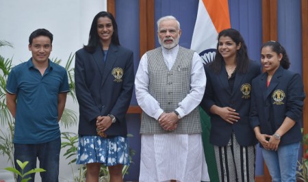 PM Modi meets Sindhu, Sakshi, Dipa and other athletes