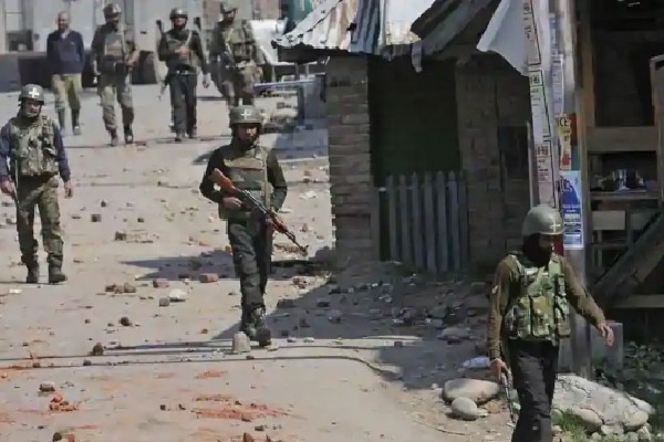 Two militants aide killed in Pulwama encounter